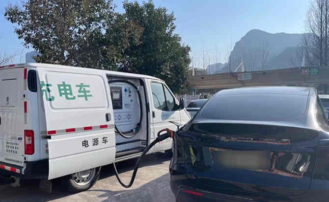 永安汽车搭电